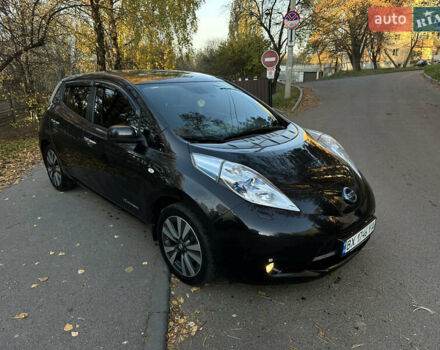 Черный Ниссан Лиф, объемом двигателя 0 л и пробегом 170 тыс. км за 6800 $, фото 6 на Automoto.ua