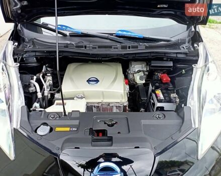 Чорний Ніссан Ліф, об'ємом двигуна 0 л та пробігом 70 тис. км за 7500 $, фото 85 на Automoto.ua