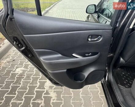 Черный Ниссан Лиф, объемом двигателя 0 л и пробегом 128 тыс. км за 6850 $, фото 19 на Automoto.ua