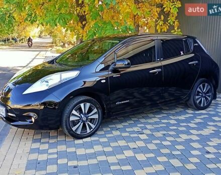 Чорний Ніссан Ліф, об'ємом двигуна 0 л та пробігом 70 тис. км за 7500 $, фото 33 на Automoto.ua