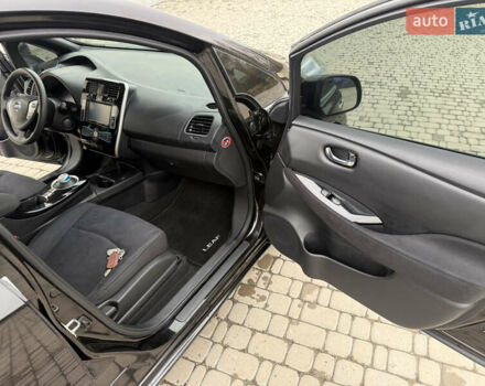 Черный Ниссан Лиф, объемом двигателя 0 л и пробегом 114 тыс. км за 6800 $, фото 7 на Automoto.ua