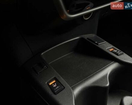 Черный Ниссан Лиф, объемом двигателя 0 л и пробегом 120 тыс. км за 6500 $, фото 37 на Automoto.ua