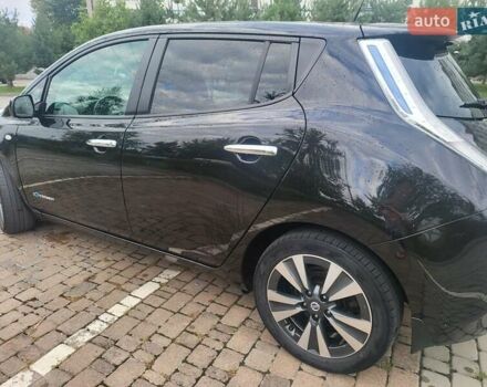 Чорний Ніссан Ліф, об'ємом двигуна 0 л та пробігом 140 тис. км за 9500 $, фото 5 на Automoto.ua