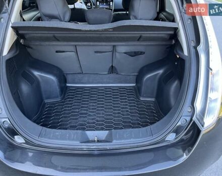 Черный Ниссан Лиф, объемом двигателя 0 л и пробегом 137 тыс. км за 8099 $, фото 25 на Automoto.ua