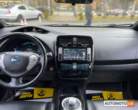 Черный Ниссан Лиф, объемом двигателя 30 л и пробегом 158 тыс. км за 6900 $, фото 14 на Automoto.ua