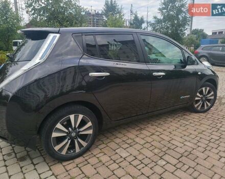 Чорний Ніссан Ліф, об'ємом двигуна 0 л та пробігом 140 тис. км за 9500 $, фото 10 на Automoto.ua
