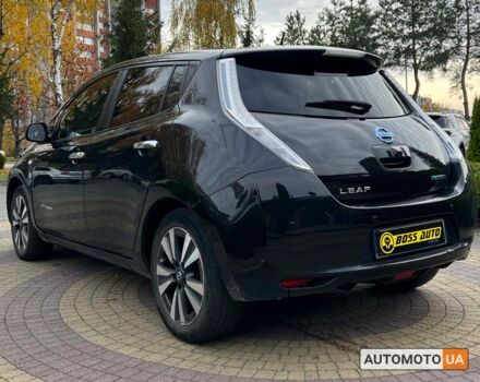 Черный Ниссан Лиф, объемом двигателя 30 л и пробегом 158 тыс. км за 6900 $, фото 4 на Automoto.ua