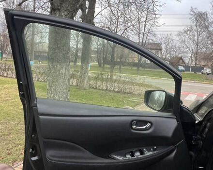 Черный Ниссан Лиф, объемом двигателя 0 л и пробегом 116 тыс. км за 12500 $, фото 22 на Automoto.ua