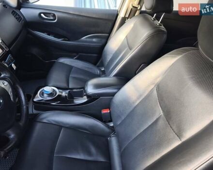 Черный Ниссан Лиф, объемом двигателя 0 л и пробегом 130 тыс. км за 7500 $, фото 28 на Automoto.ua