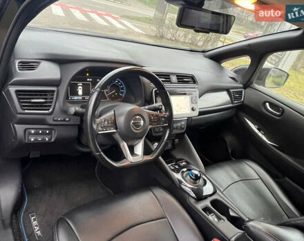 Черный Ниссан Лиф, объемом двигателя 0 л и пробегом 116 тыс. км за 12500 $, фото 12 на Automoto.ua