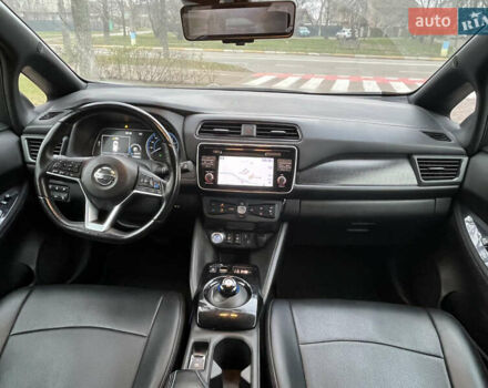 Черный Ниссан Лиф, объемом двигателя 0 л и пробегом 116 тыс. км за 12500 $, фото 16 на Automoto.ua