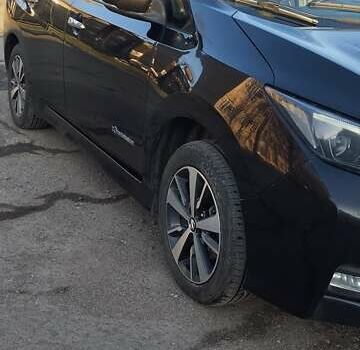 Черный Ниссан Лиф, объемом двигателя 0 л и пробегом 114 тыс. км за 11990 $, фото 7 на Automoto.ua