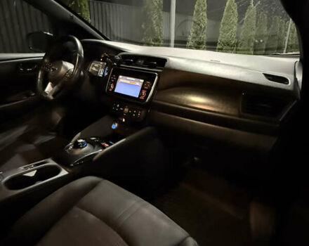 Черный Ниссан Лиф, объемом двигателя 0 л и пробегом 94 тыс. км за 12200 $, фото 11 на Automoto.ua