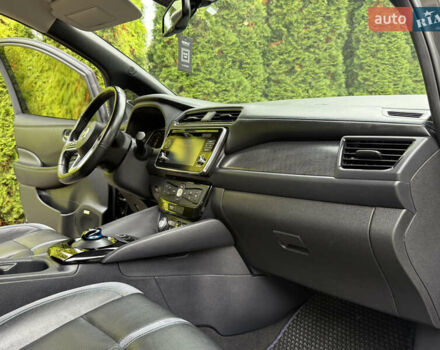 Черный Ниссан Лиф, объемом двигателя 0 л и пробегом 145 тыс. км за 11999 $, фото 72 на Automoto.ua