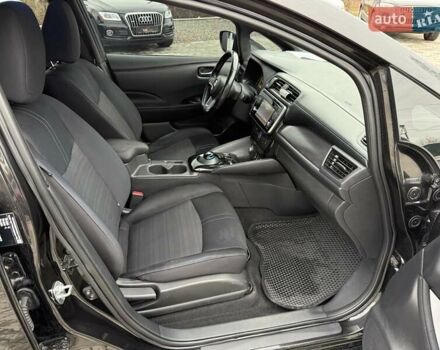 Черный Ниссан Лиф, объемом двигателя 0 л и пробегом 160 тыс. км за 11500 $, фото 32 на Automoto.ua