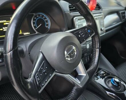 Черный Ниссан Лиф, объемом двигателя 0 л и пробегом 190 тыс. км за 12500 $, фото 8 на Automoto.ua