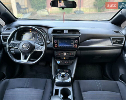 Черный Ниссан Лиф, объемом двигателя 0 л и пробегом 111 тыс. км за 11200 $, фото 12 на Automoto.ua