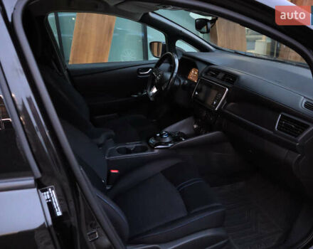 Черный Ниссан Лиф, объемом двигателя 0 л и пробегом 137 тыс. км за 12500 $, фото 15 на Automoto.ua