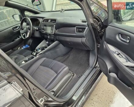 Черный Ниссан Лиф, объемом двигателя 0 л и пробегом 100 тыс. км за 12000 $, фото 5 на Automoto.ua