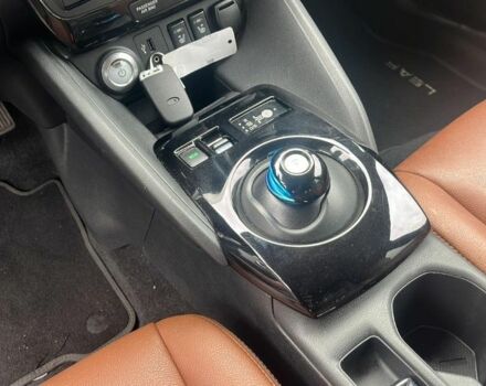 Черный Ниссан Лиф, объемом двигателя 0 л и пробегом 143 тыс. км за 10999 $, фото 4 на Automoto.ua