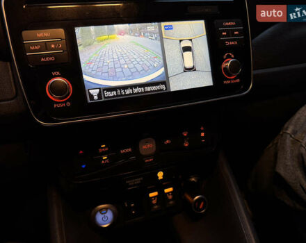 Черный Ниссан Лиф, объемом двигателя 0 л и пробегом 127 тыс. км за 12499 $, фото 24 на Automoto.ua