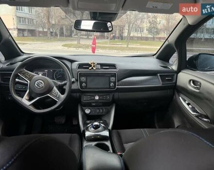 Черный Ниссан Лиф, объемом двигателя 0 л и пробегом 32 тыс. км за 18200 $, фото 3 на Automoto.ua