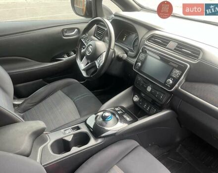 Черный Ниссан Лиф, объемом двигателя 0 л и пробегом 120 тыс. км за 11900 $, фото 27 на Automoto.ua