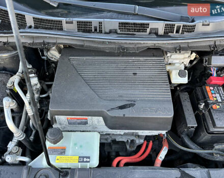 Черный Ниссан Лиф, объемом двигателя 0 л и пробегом 119 тыс. км за 11700 $, фото 49 на Automoto.ua