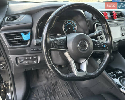 Чорний Ніссан Ліф, об'ємом двигуна 0 л та пробігом 90 тис. км за 11950 $, фото 23 на Automoto.ua