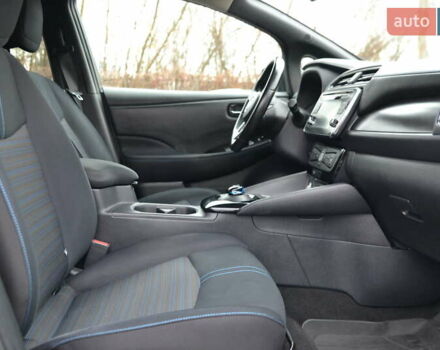 Черный Ниссан Лиф, объемом двигателя 0 л и пробегом 100 тыс. км за 11999 $, фото 19 на Automoto.ua