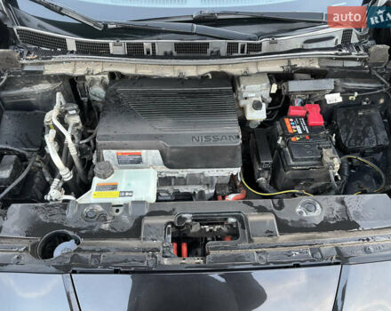 Чорний Ніссан Ліф, об'ємом двигуна 0 л та пробігом 90 тис. км за 11950 $, фото 35 на Automoto.ua