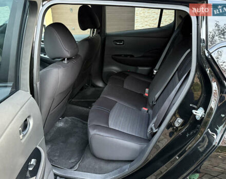 Черный Ниссан Лиф, объемом двигателя 0 л и пробегом 111 тыс. км за 11200 $, фото 32 на Automoto.ua