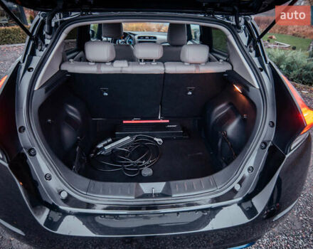 Черный Ниссан Лиф, объемом двигателя 0 л и пробегом 89 тыс. км за 13350 $, фото 10 на Automoto.ua