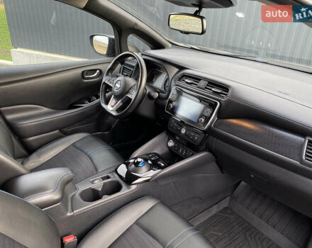 Черный Ниссан Лиф, объемом двигателя 0 л и пробегом 133 тыс. км за 12500 $, фото 40 на Automoto.ua