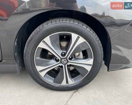 Черный Ниссан Лиф, объемом двигателя 0 л и пробегом 124 тыс. км за 12199 $, фото 12 на Automoto.ua