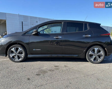 Черный Ниссан Лиф, объемом двигателя 0 л и пробегом 123 тыс. км за 12100 $, фото 3 на Automoto.ua