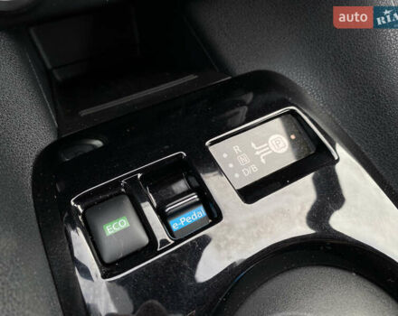 Черный Ниссан Лиф, объемом двигателя 0 л и пробегом 133 тыс. км за 12500 $, фото 30 на Automoto.ua