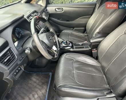 Черный Ниссан Лиф, объемом двигателя 0 л и пробегом 150 тыс. км за 13300 $, фото 8 на Automoto.ua