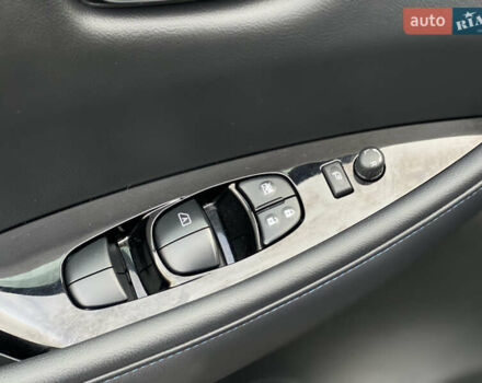 Черный Ниссан Лиф, объемом двигателя 0 л и пробегом 133 тыс. км за 12500 $, фото 20 на Automoto.ua