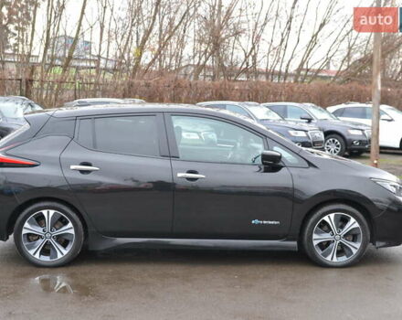 Черный Ниссан Лиф, объемом двигателя 0 л и пробегом 100 тыс. км за 11999 $, фото 4 на Automoto.ua