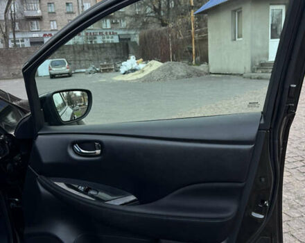 Чорний Ніссан Ліф, об'ємом двигуна 0 л та пробігом 164 тис. км за 11600 $, фото 12 на Automoto.ua