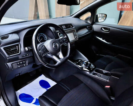 Черный Ниссан Лиф, объемом двигателя 0 л и пробегом 137 тыс. км за 12500 $, фото 18 на Automoto.ua