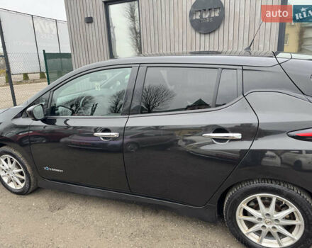 Черный Ниссан Лиф, объемом двигателя 0 л и пробегом 173 тыс. км за 11000 $, фото 10 на Automoto.ua