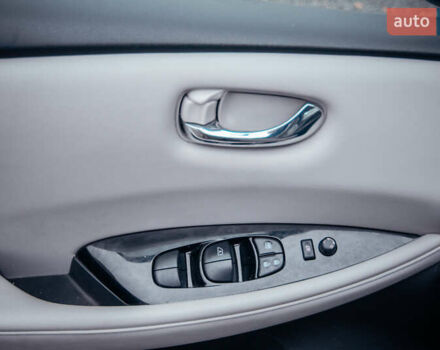 Черный Ниссан Лиф, объемом двигателя 0 л и пробегом 89 тыс. км за 13350 $, фото 26 на Automoto.ua