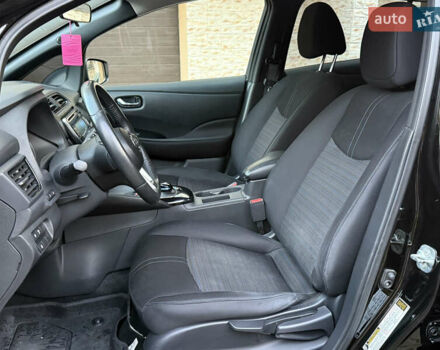 Черный Ниссан Лиф, объемом двигателя 0 л и пробегом 111 тыс. км за 11200 $, фото 24 на Automoto.ua