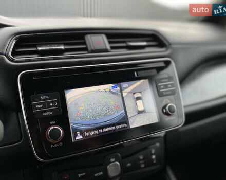 Черный Ниссан Лиф, объемом двигателя 0 л и пробегом 133 тыс. км за 12500 $, фото 31 на Automoto.ua