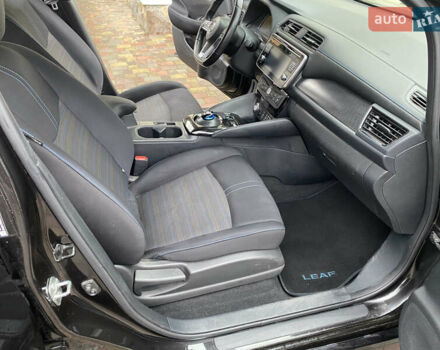 Черный Ниссан Лиф, объемом двигателя 0 л и пробегом 145 тыс. км за 12100 $, фото 12 на Automoto.ua