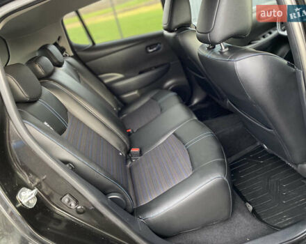 Черный Ниссан Лиф, объемом двигателя 0 л и пробегом 133 тыс. км за 12500 $, фото 45 на Automoto.ua