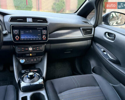 Черный Ниссан Лиф, объемом двигателя 0 л и пробегом 111 тыс. км за 11200 $, фото 14 на Automoto.ua