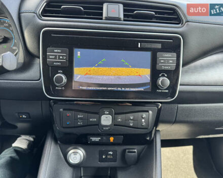 Чорний Ніссан Ліф, об'ємом двигуна 0 л та пробігом 95 тис. км за 13500 $, фото 12 на Automoto.ua